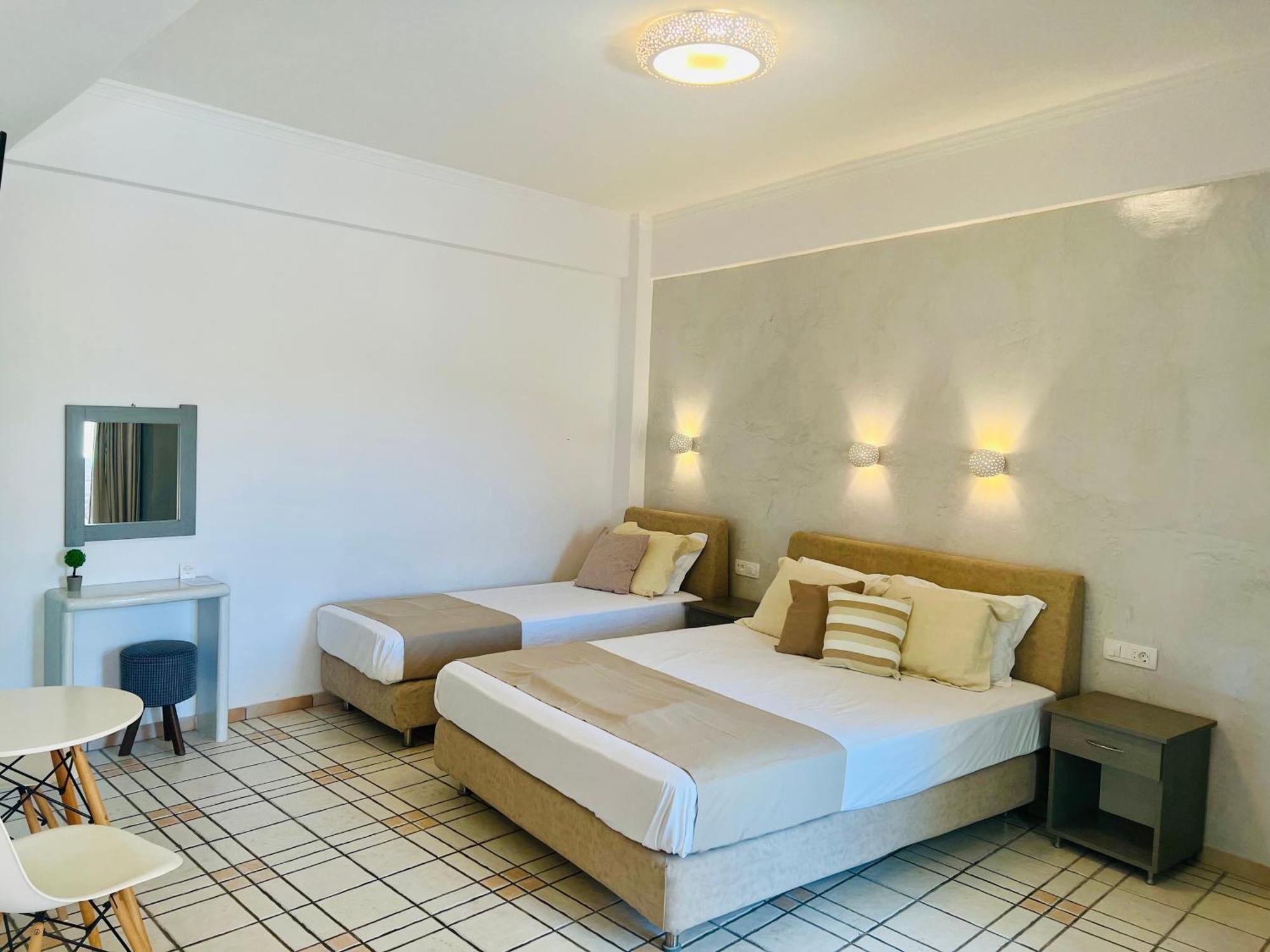 Arapiou Apartments Playa de Perivolos Habitación foto